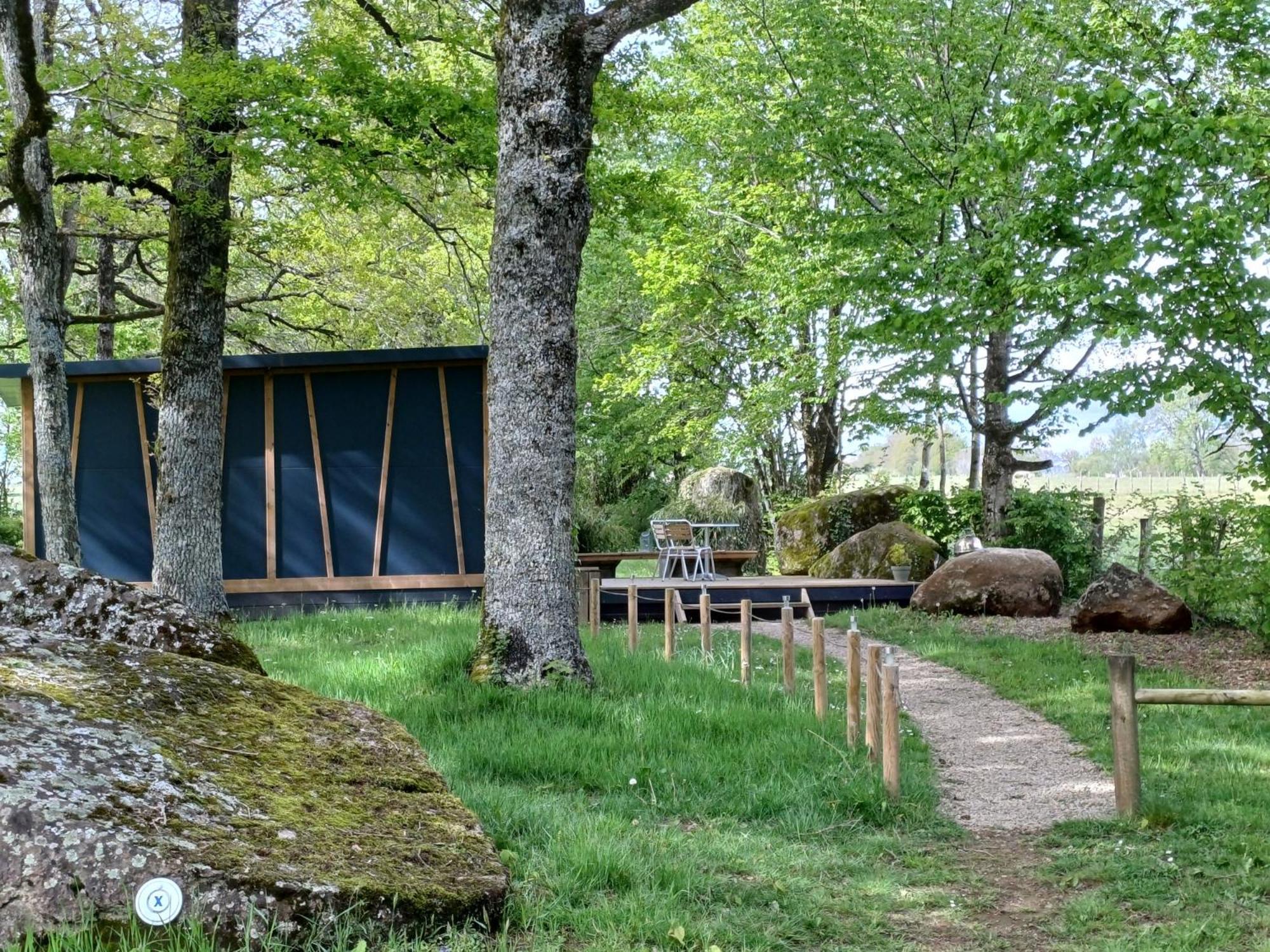 Camping Etang Du Camp Senergues Exterior photo