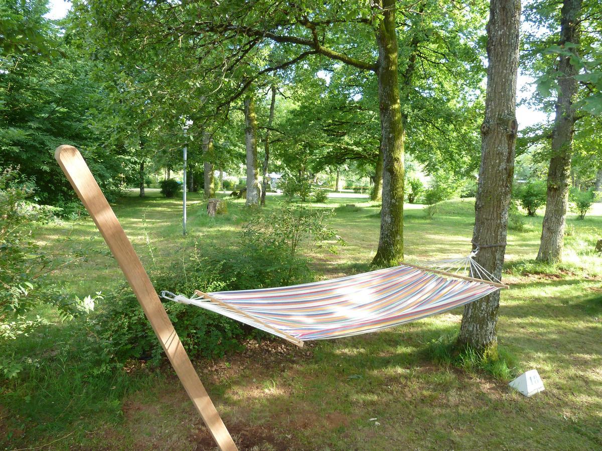 Camping Etang Du Camp Senergues Exterior photo